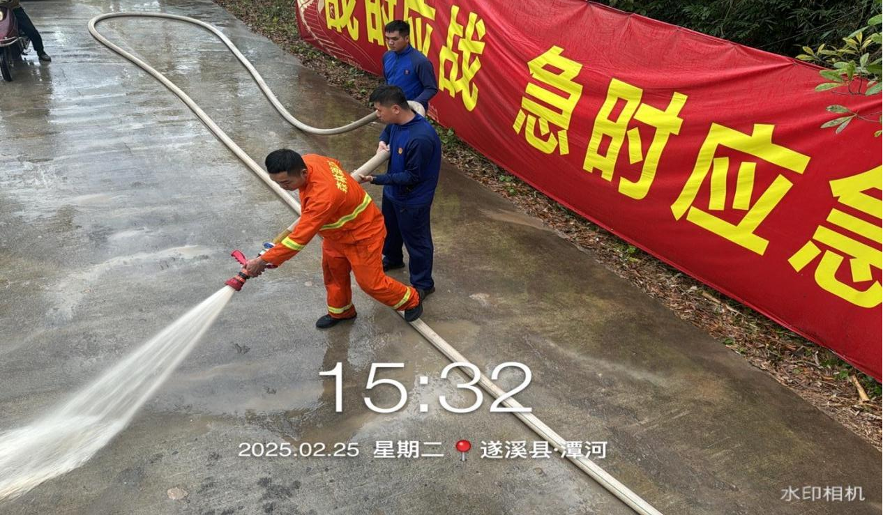 齊心協(xié)力！森林消防員爭(zhēng)當(dāng)環(huán)北廣東工程環(huán)衛(wèi)工4.png